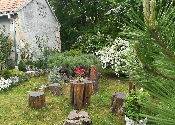 Family Friendly House With A Parking Space Kijevo, Zagora - 15414 Feriehus