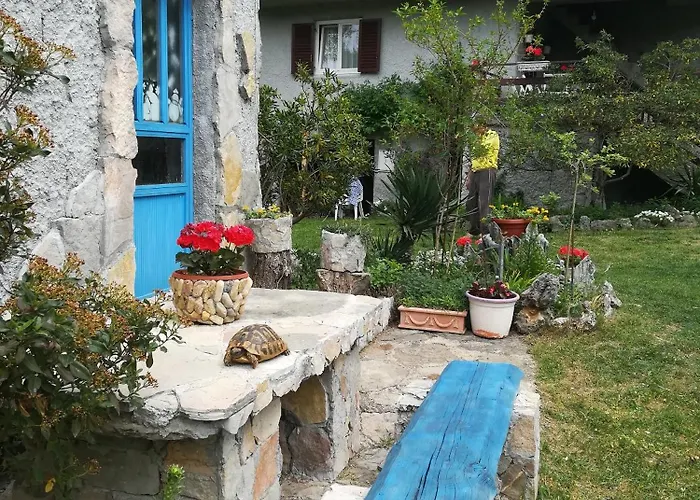 Family Friendly House With A Parking Space Kijevo, Zagora - 15414 Feriehus